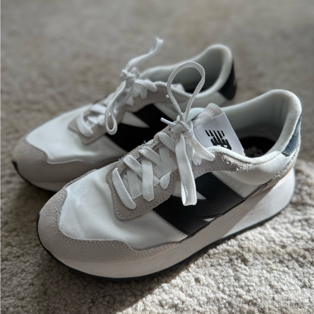 New Balance Women’s 237-  Black/Birch/Salt